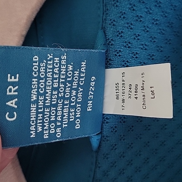 REI Blue Button Up Hiking Breathable Top Size Small. - Picture 7 of 7